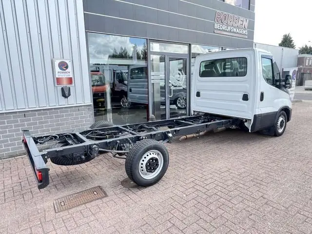 Iveco Daily 35S18 HA8 3.0 410 Chassis Cabine Airco/Cruise/Nav