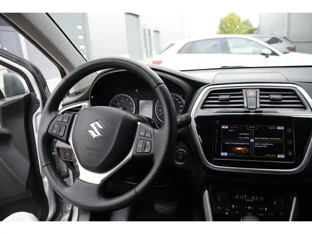 Suzuki S-Cross