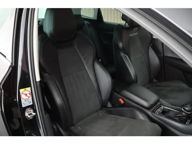 Skoda Karoq 1.5 TSI ACT 150pk DSG Business Edition Trekhaak Camera Keyless Sportstoelen Virtual Cock...