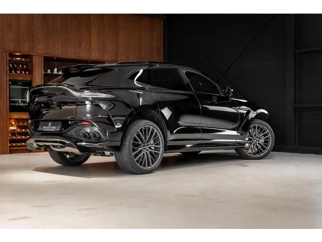 Aston Martin DBX