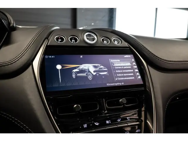 Aston Martin DBX