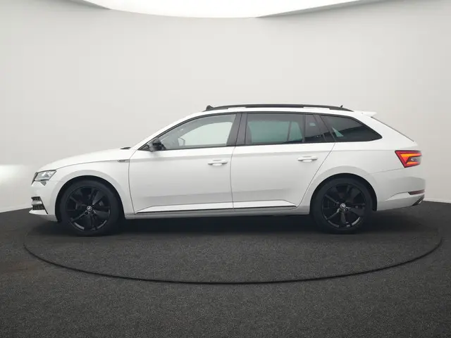 ŠKODA Superb Combi 1.4 TSI iV Sportline Business Plug In Hybrid 218pk PHEV | Panodak | Adaptive Crui...