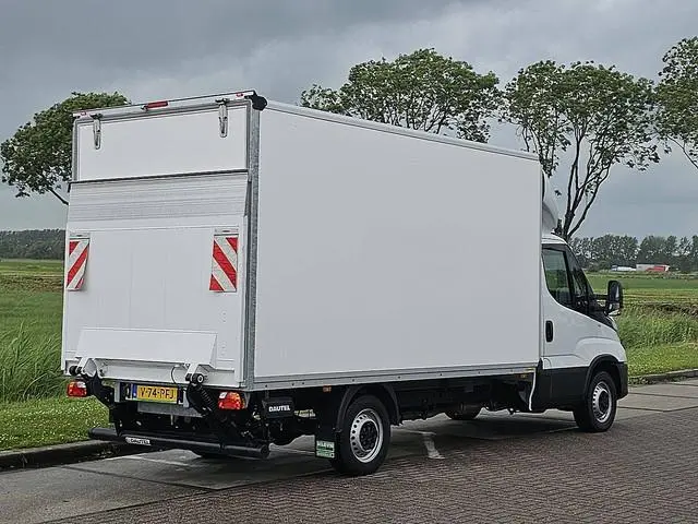 IVECO DAILY 35S14       bakwagen laadklep!