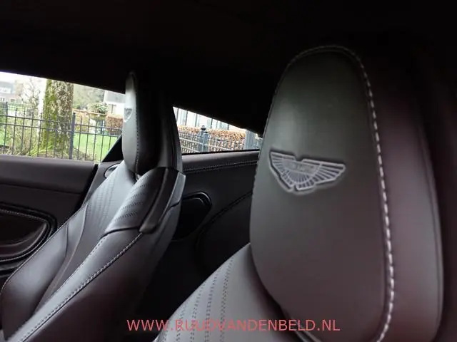 Aston Martin DB11