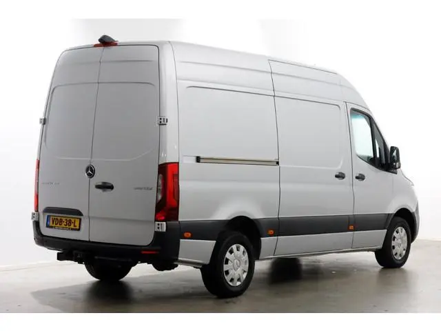 Mercedes-Benz Sprinter 319 CDI 3.0 V6 190pk E6 L2H2 7G Automaat LED/Camera/Navi Trekhaak 3500kg 10-2...