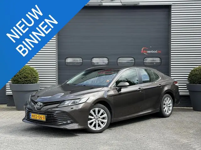 Toyota Camry 2.5 Hybrid Dynamic | Camera | Lederen Bekleding | Stoelverwarming | Lichtmetalen Velgen...