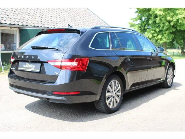 ŠKODA Superb Combi 1.4 TSI iV Business Edition SOh 92% NAVI LED ECC STANDKACHEL 58000KM!!!