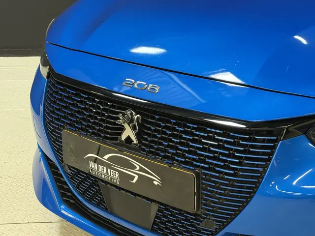 Peugeot e-208