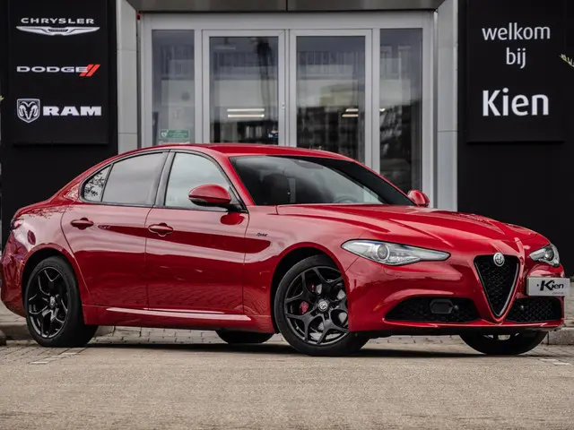 Alfa Romeo Giulia 2.0T Sprint | Veloce Interieur | Stoel- & stuurverwarming | Schakelflippers | Adap...