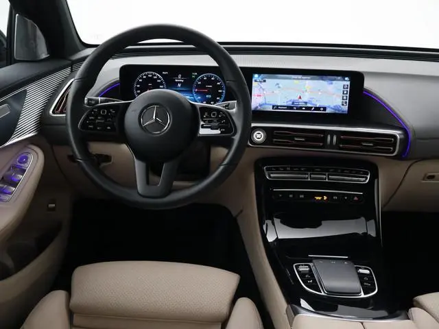 Mercedes-Benz EQC 400 4MATIC + BURMESTER | SCHUIFDAK | SFEERVERLICHTING | DISTRONIC | STANDKACHEL