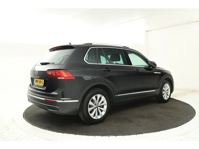 Volkswagen Tiguan 1.5 TSI Elegance Automaat, Volleder, Digital Dash