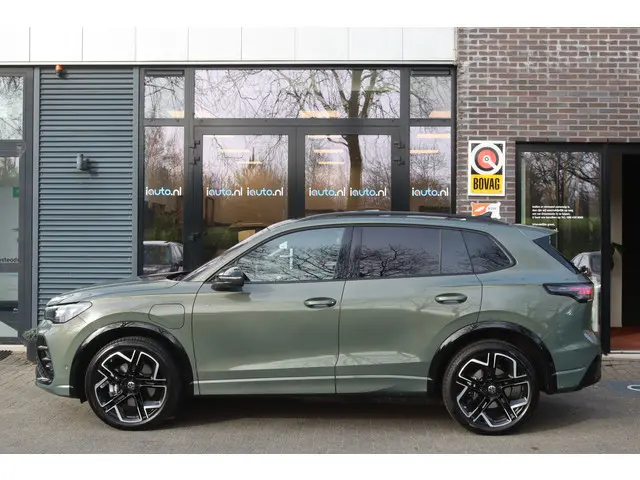 Volkswagen Tiguan 1.5 eHybrid 272pk R-Line Black Style Pano/Leder/IQ.Light HD/360/Headup/HK/Keyless/...