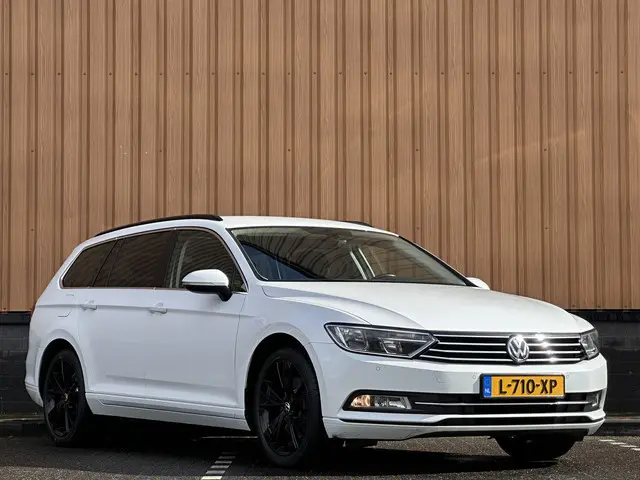 Volkswagen Passat Variant 1.4 TSI ACT Highline | Adaptieve Cruise Control | Parkeersensoren | Stoelv...