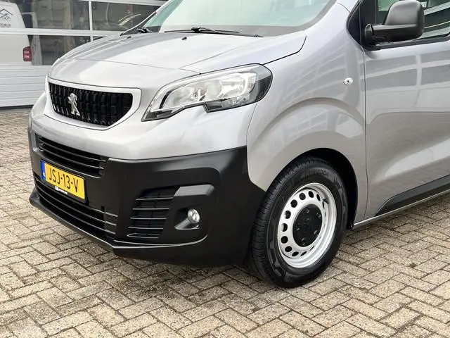 Peugeot Traveller