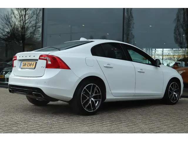 VOLVO S60 1.5 T3 POLAR+ DYNAMIC AUT. | SCHUIF/KANTEL DAK | CAMERA | STOEL/STUURVERW. | XENON | PDC