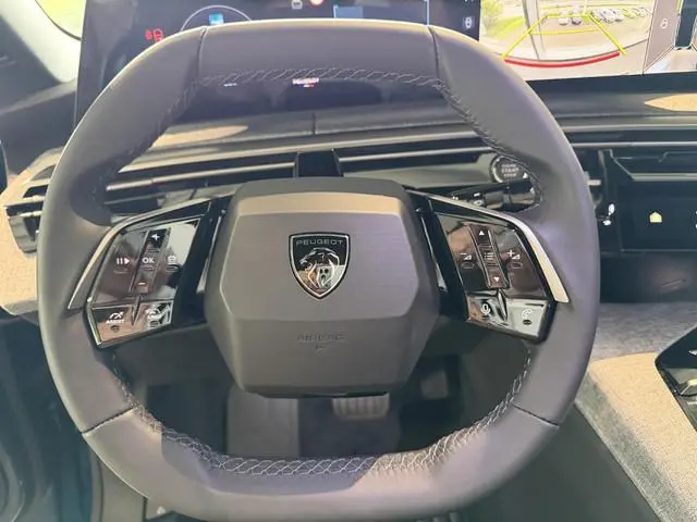 Peugeot e-3008