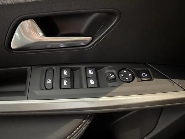 Peugeot e-3008