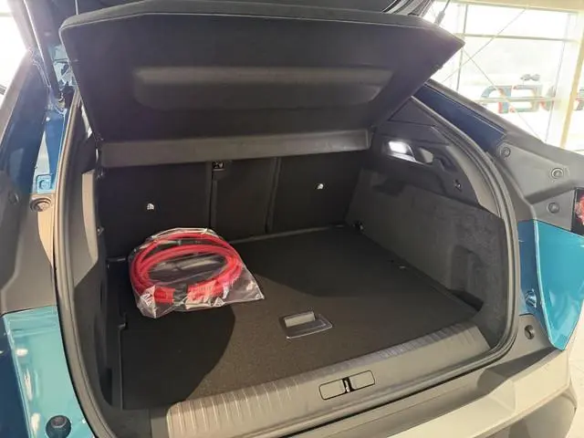 Peugeot e-3008