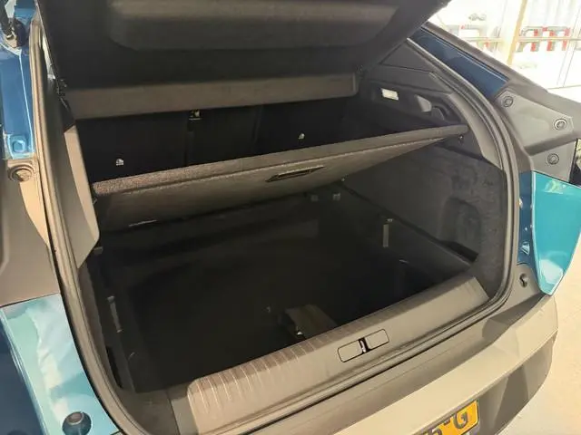 Peugeot e-3008