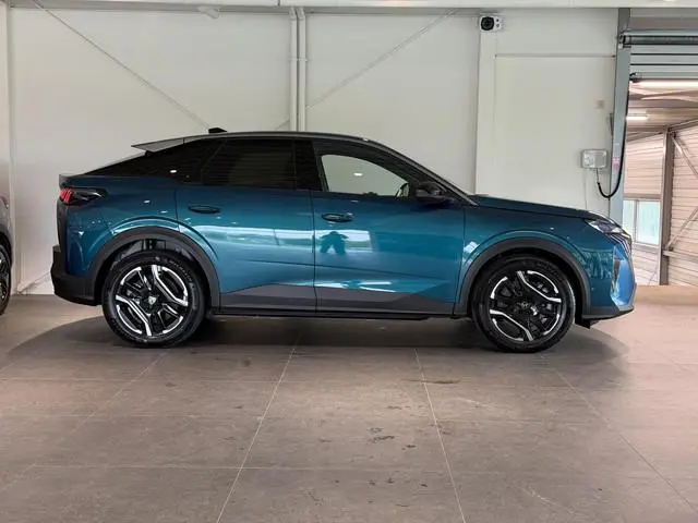 Peugeot e-3008