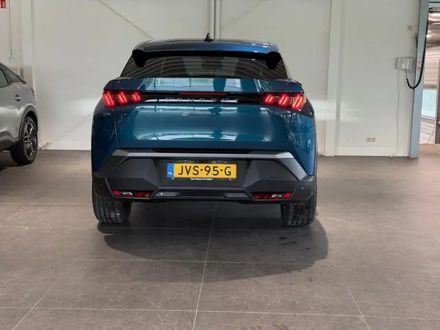 Peugeot e-3008