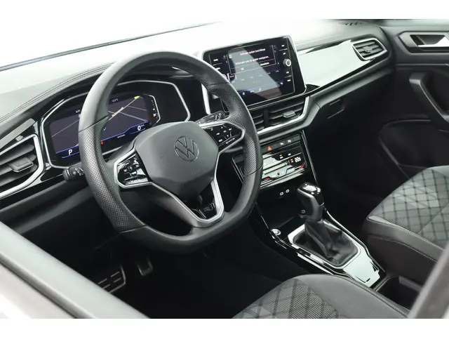 Volkswagen T-Roc 1.5 TSI 150pk DSG R-Line Business+ Trekhaak Keyless Navigatie
