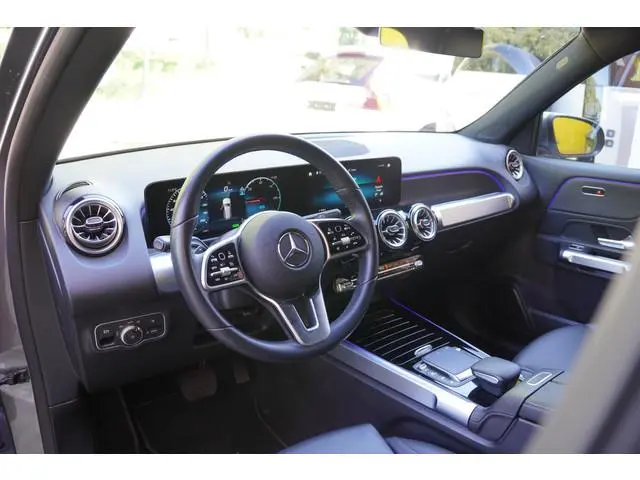 Mercedes-Benz EQB 250+ Luxury Line / Camera / Stoelverwarming / Comforstoel