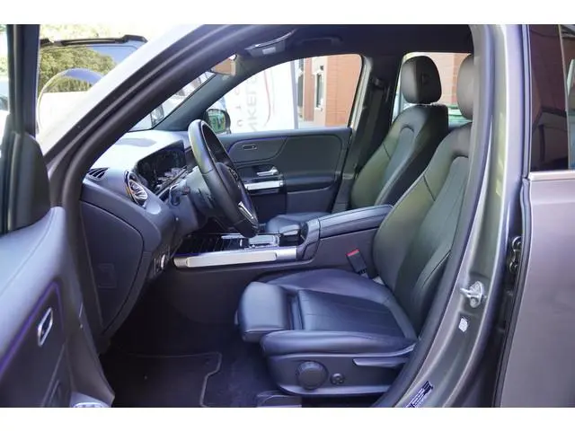 Mercedes-Benz EQB 250+ Luxury Line / Camera / Stoelverwarming / Comforstoel
