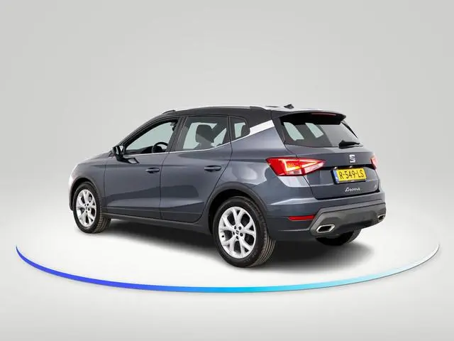 SEAT Arona 1.0 TSI FR 95 PK | Navigatie via app | Parkeersensoren | 17"LM velgen | LED koplampen |