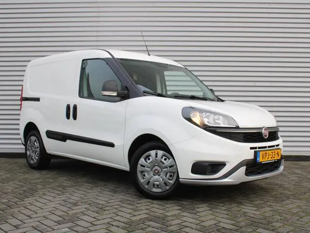 Fiat Doblò Cargo 1.6 MJ L1H1 S Trekking | Navi | Cruise | Airco | Parkeersensoren achter | Apple Car...