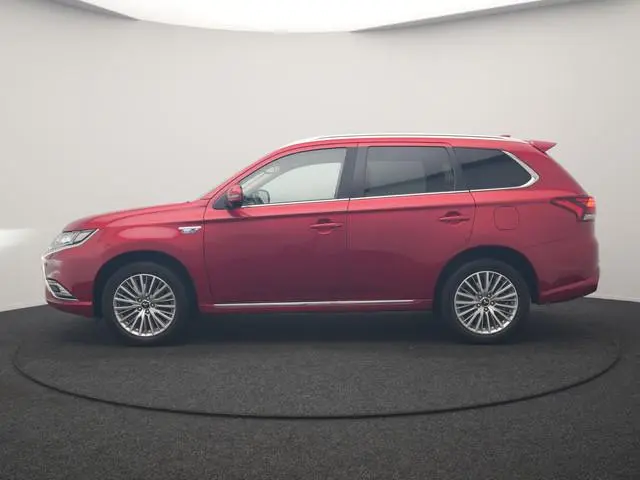 Mitsubishi Outlander 2.4 PHEV Intense 225pk Dealer O.H. | Adaptive Cruise | 360 Camera | Alcantara S...