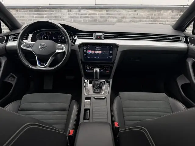 Volkswagen Passat Variant 1.4 TSI PHEV GTE Business | Pano | Elek. Trekhaak | Head-Up | Carplay | LE...