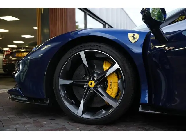 Ferrari SF90 Spider