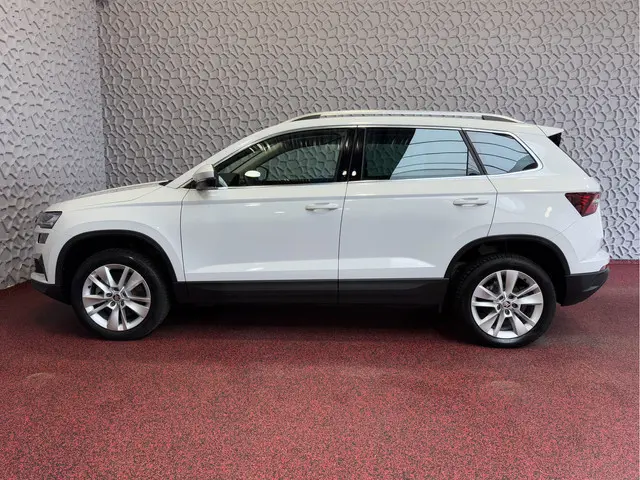 ŠKODA Karoq ✅3.719KM✅ 1.5 TSI 150 PK CARPLAY NAVI VIR.COCKPIT STOEL/STUUR VERW. ADAP.CRUISE ✅ Top...