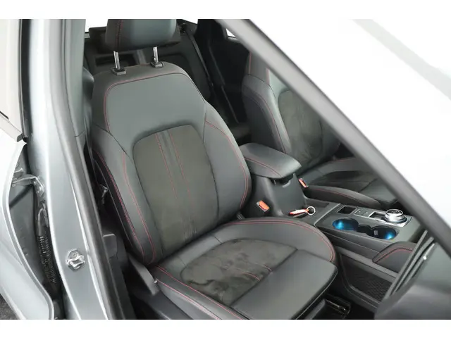 Ford Kuga 2.5 PHEV 224pk ST-Line X Trekhaak 360Camera Stoelverwarming HUD B&O Keyless Navigatie Pano...