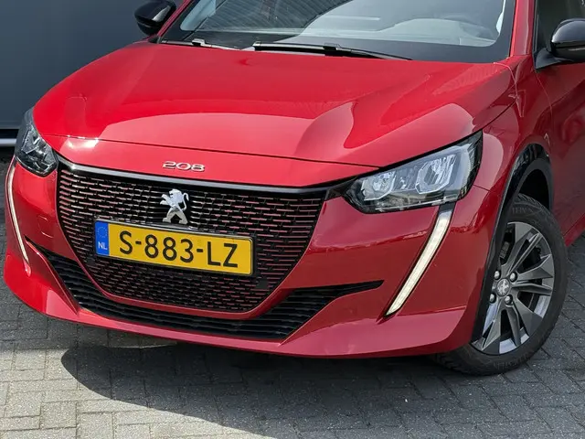 Peugeot e-208