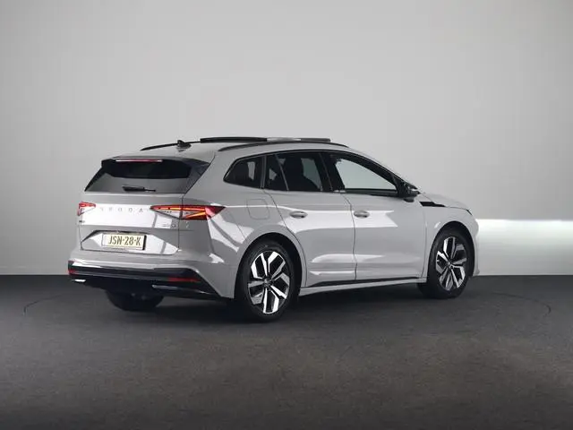 Skoda Enyaq 60 Sportline 204pk | Panoramadak | Elektrische stoel memory | Blind spot | Adaptive Crui...