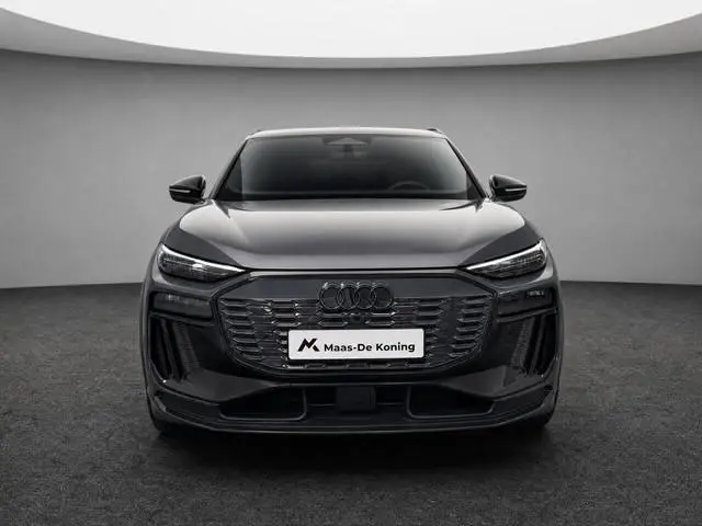 Audi Q6 e-tron S edition 306pk performance 100 kWh · Panoramadak · Luchtvering · Trekhaak · 360 Came...