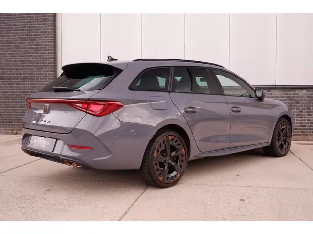 CUPRA Leon Sportstourer 1.4 e-Hybrid VZ 245PK | Sfeerverlichting | Camera | Carplay | LED |