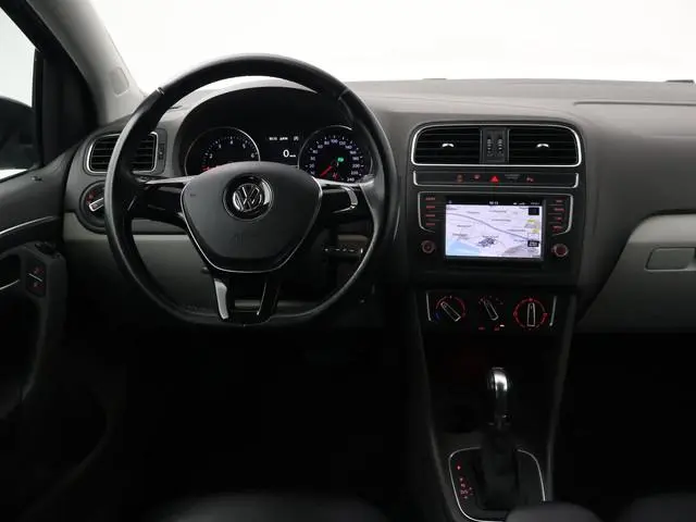 Volkswagen Polo 1.2 TSI DSG AUT. *99.987 KM / ORIG. NL!* + STOELVERW. | NAVIGATIE | CRUISE CONTROL