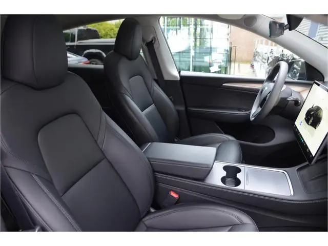Tesla Model Y RWD 58 kWh AutoPilot4.0, FSD 99,- p/mnd