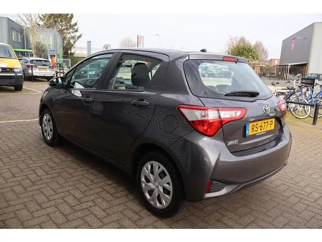 Toyota Yaris 1.0 VVT-i Aspiration 1e Eigenaar | NAP | BTW | volledig Onderh | Navi | Camera | Climat...