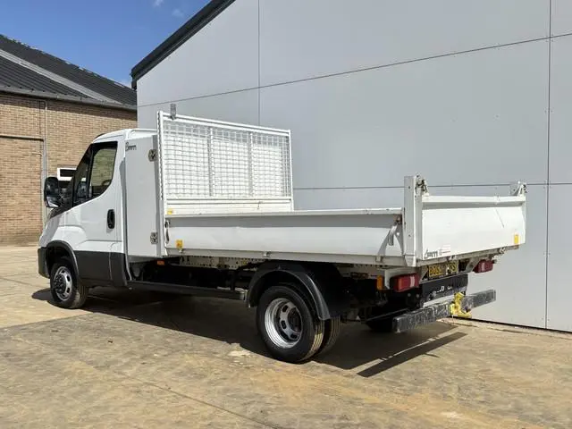 Iveco Daily 35C16 3.0 L4 Kipper Dubbellucht Airco 3.5T Trekhaak Lederen bekleding Benne Tipper