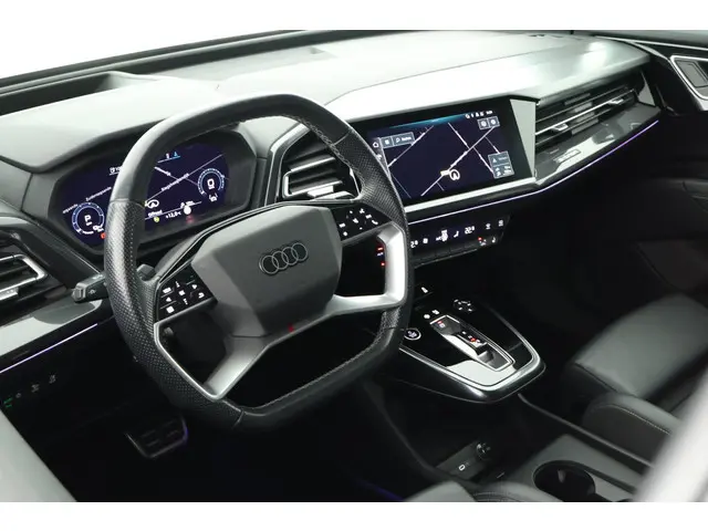 Audi Q4 e-tron 50 quattro 299pk Launch S Competition 77 kWh SOH 88% Sonos Head-Up Camera Keyless Led...