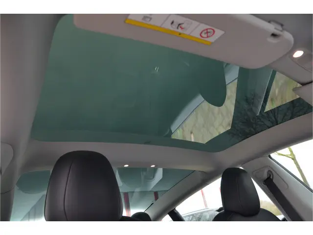 Tesla Model 3 Long Range AWD 75 kWh Enhanced AutoPilot3.0 (twv 3.800,-), Warmtepomp