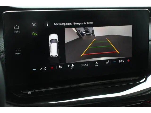 Skoda Octavia Combi 1.0 e-TSI 110pk MHEV DSG Style Navigatie Apple Carplay/Android Auto Parkeersenso...