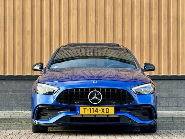 Mercedes-Benz C-klasse 300 4MATIC AMG Line | Panoramadak | 360° Camera | 19'' Lichtmetaal | Sfeerver...