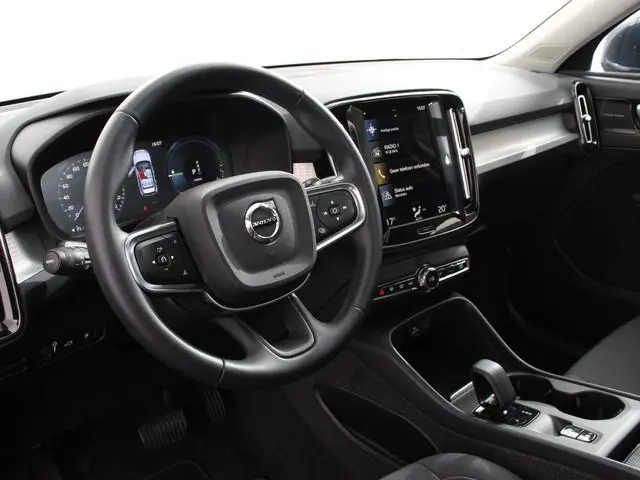 Volvo XC40 1.5 T4 Recharge Inscription Navigatie Apple Carplay/ Android Auto Camera Parkeersensoren...