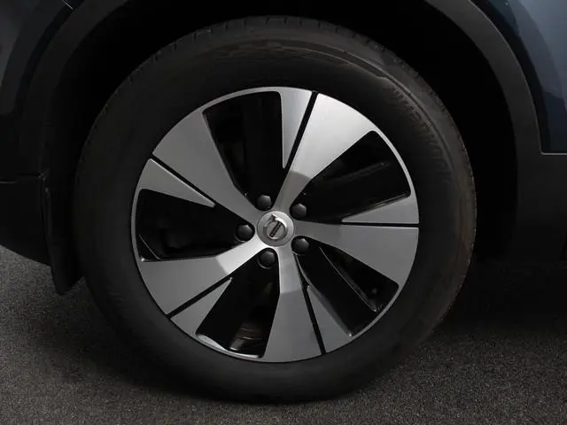Volvo XC40 1.5 T4 Recharge Inscription Navigatie Apple Carplay/ Android Auto Camera Parkeersensoren...