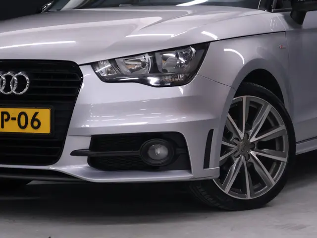 Audi A1 Sportback 1.2 TFSI Admired S Line [CRUISE CONTROL, BLUETOOTH TELEFOON, AUTOMATISCHE AIRCO, N...